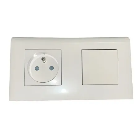 Prise 2P+T à 45° et interrupteur simple complet à encastrer